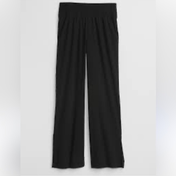 GapFit Relaxed Lightweight Wide-Leg Runaround Pants with side Ankle Slits - Picture 11 of 11